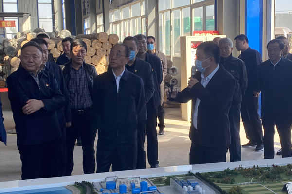 一诺环境总经理(lǐ)腾胜平讲解市政供水及水处理(lǐ)综合利用(yòng)沙盘 一诺环境总经理(lǐ)腾胜平讲解市政供水及水处理(lǐ)综合利用(yòng)沙盘